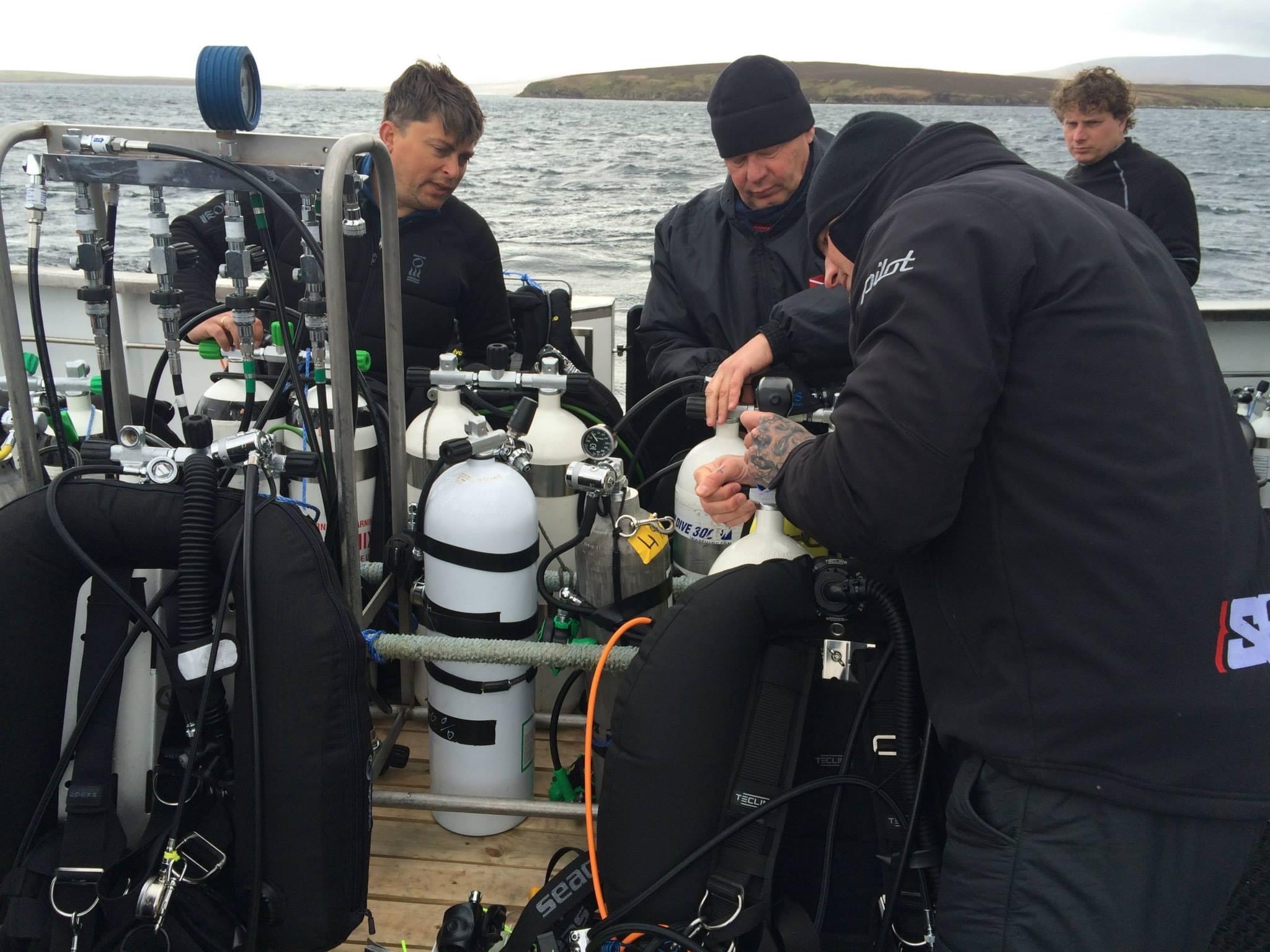 yHRQUPYQVOE63Vaq8ZRc_Bart_RHIB10