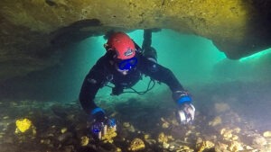 Michael Thomas Florida Cave diving